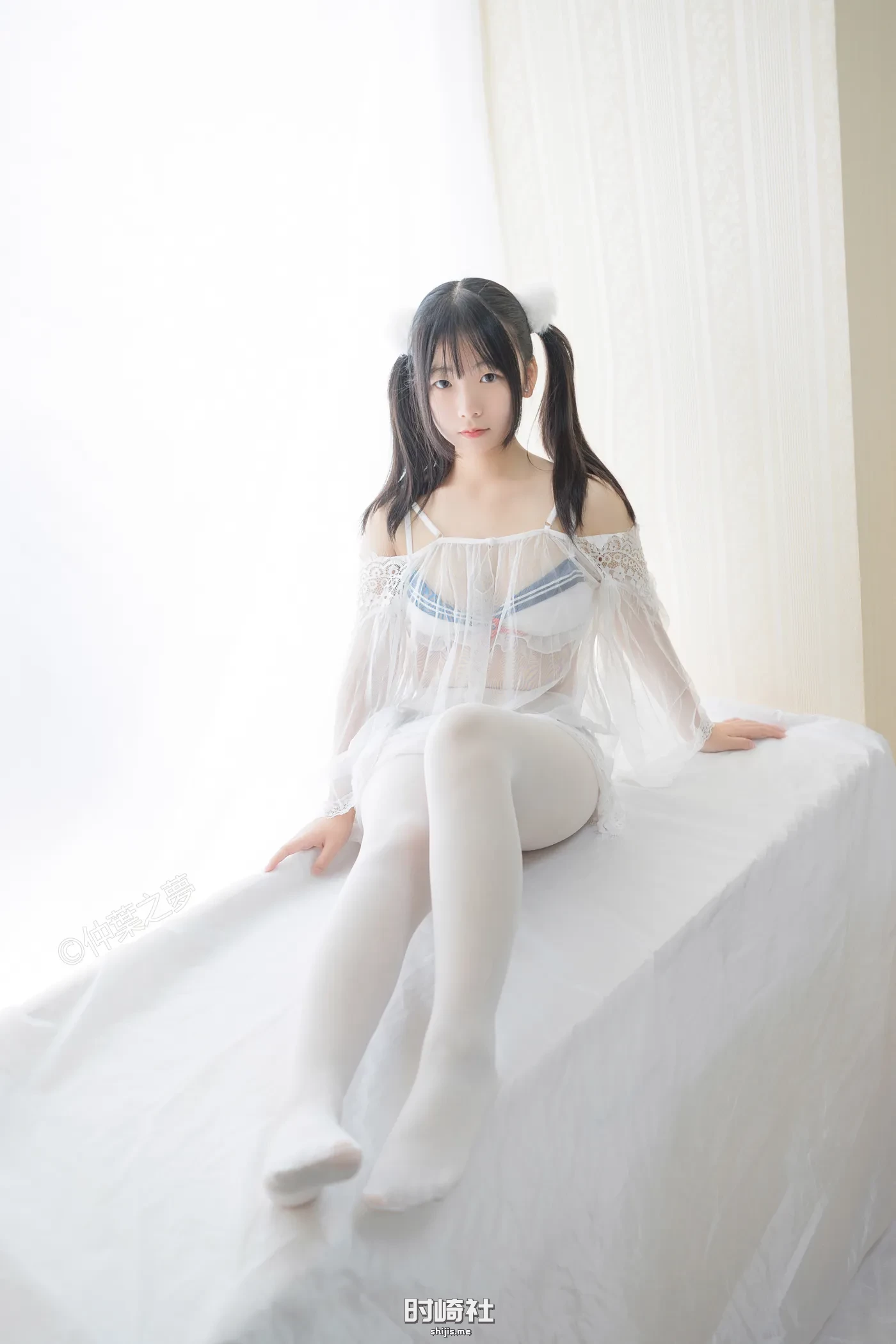 丝袜美足套图轻兰映画-合集下载 写真合集 第1张