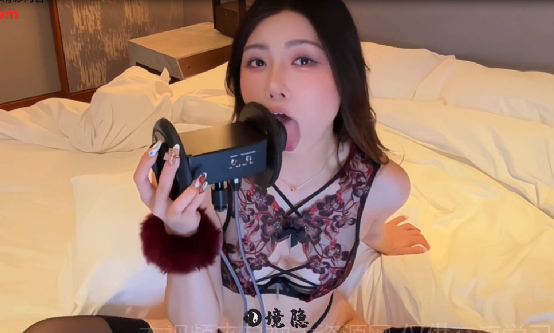ASMR主播@LonikaMeow宅男女神舔耳顱內助眠视频 ASMR合集 第1张
