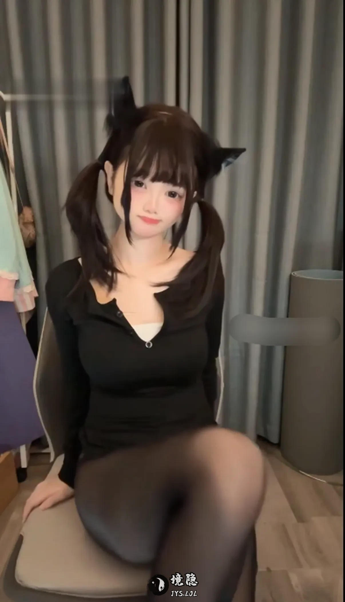 抖音反差萝莉【em崽】弯腰抖胸舞,大尺度,可爱颜值~【6V 392M】