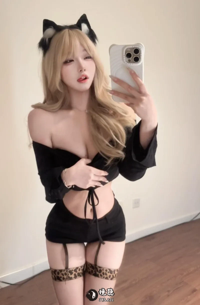 抖音 童锣烧 最新制服丝袜诱惑视图合集 【590P326V2.02G】