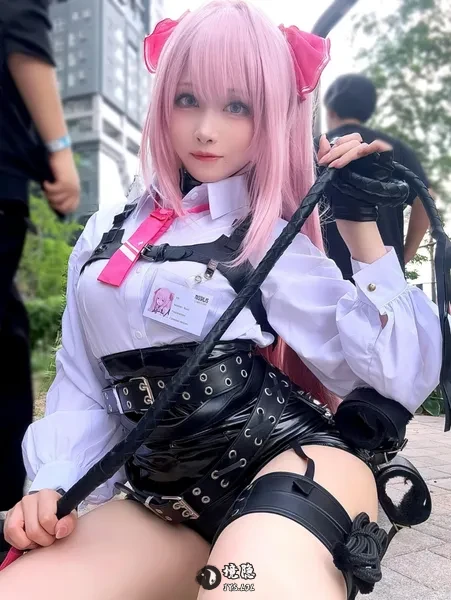 美女cos最强戒烟番《尼古喵喵》因不够邋遢遭粉丝批评 境日报 第6张-境隐社 1783587770_249059_jpg_r_.webp