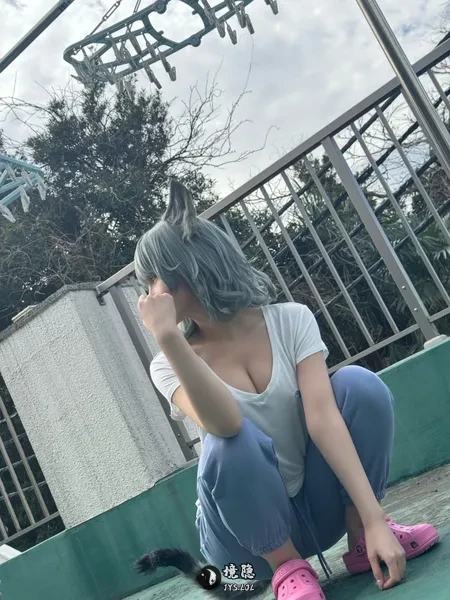 美女cos最强戒烟番《尼古喵喵》因不够邋遢遭粉丝批评 境日报 第3张-境隐社 1783587771_361510_jpg_r_.webp