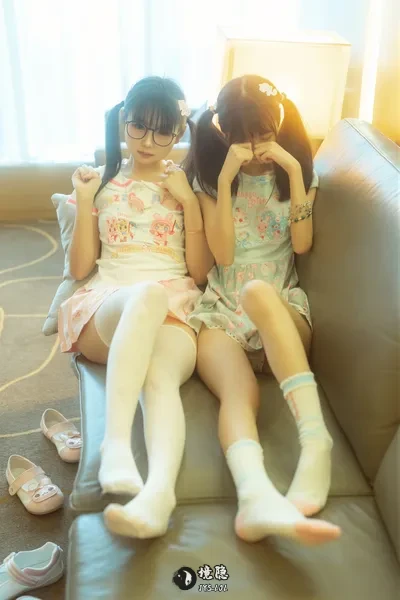 幼水铃衣 – 闺蜜 【48P715M】